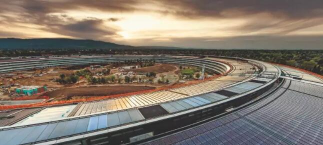 太陽能網布遮光板:生產能源的租戶便利設施