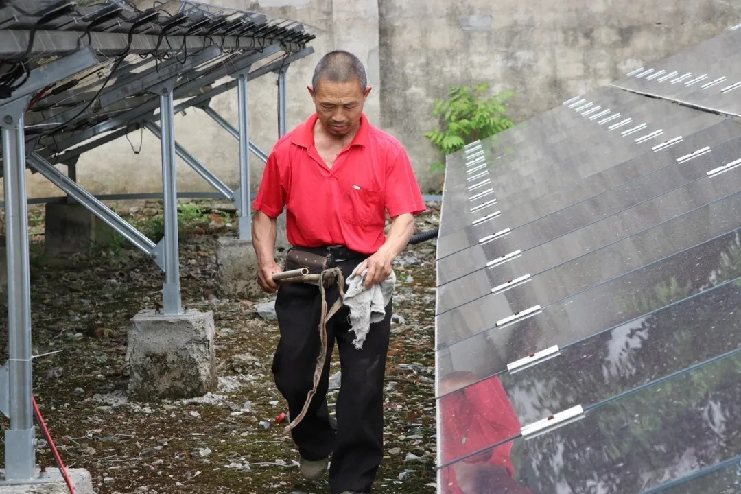 光伏發(fā)電多少錢一平