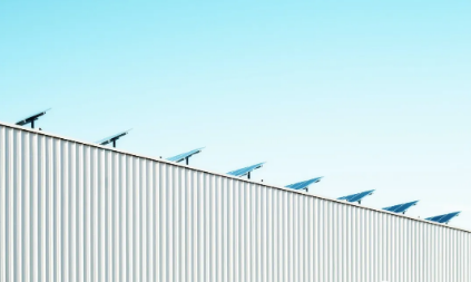  組裝太陽(yáng)能發(fā)電系統(tǒng)